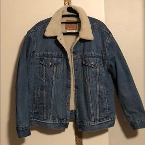 Brand new Levi’s Jean Jacket 💙